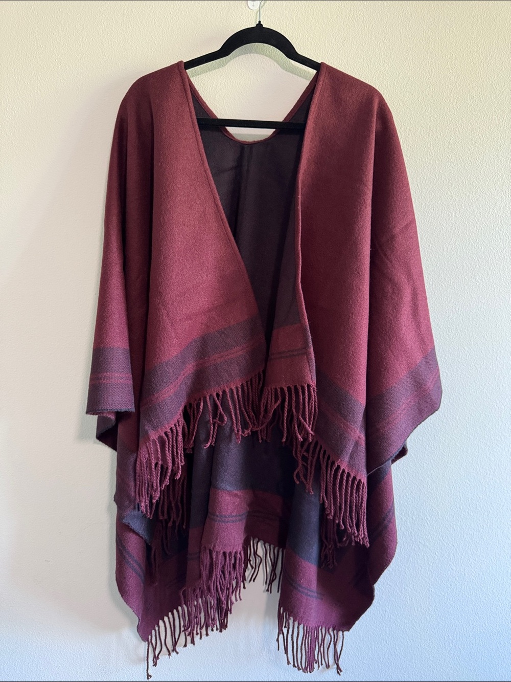 Uniqlo Women's Reversible Burgundy Fringe Knit Poncho